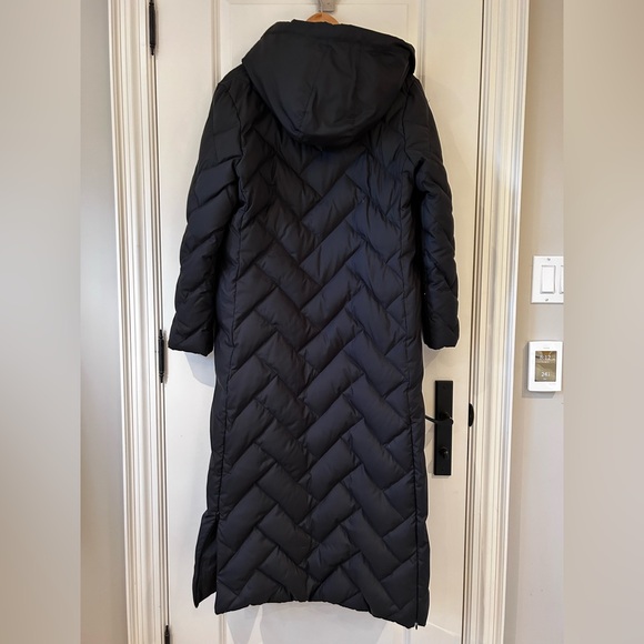 Women’s luxury brand, long down coat - Picture 5 of 7